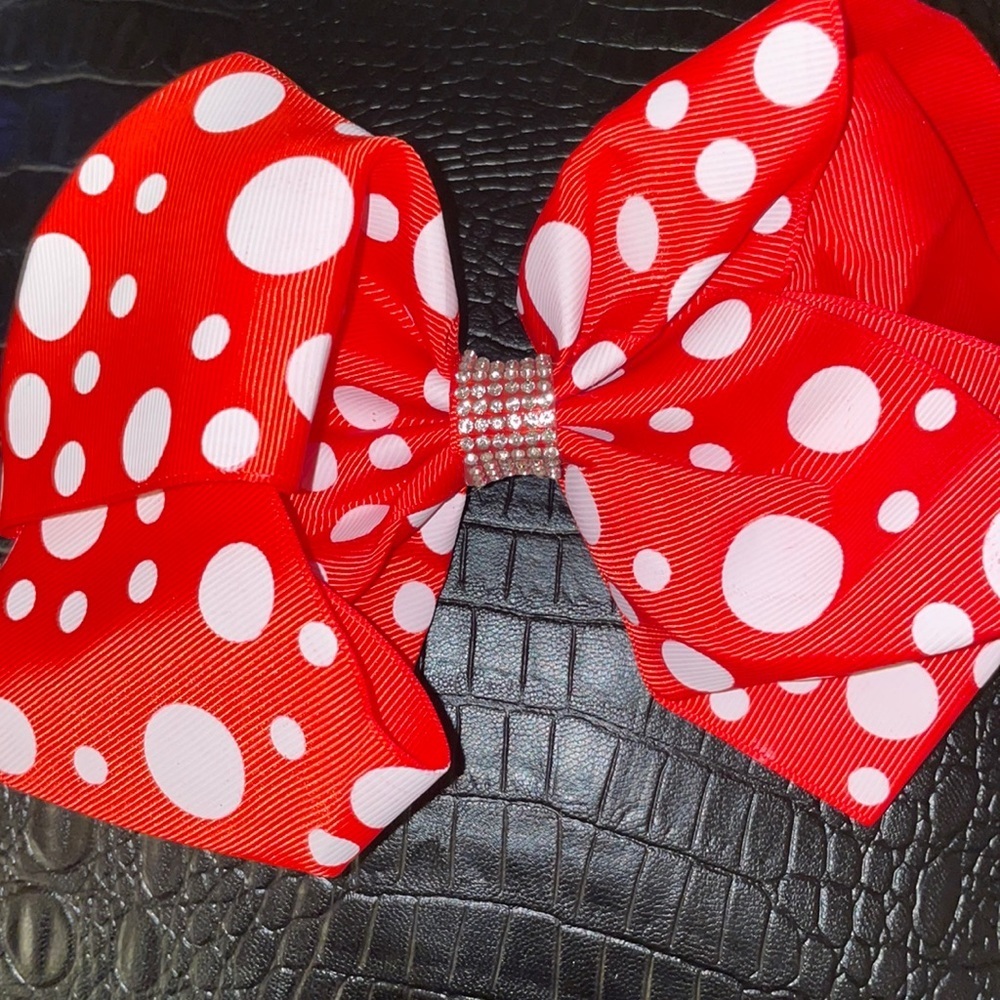 Cute red‎ polkadot bow!